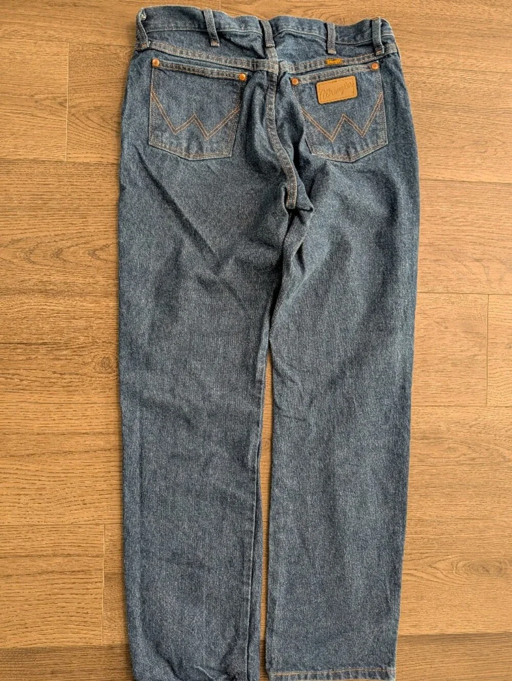 Men's 33 X 32 Wrangler Jeans